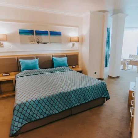 Tiara Hotel 4*